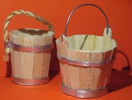 How To Make Miniature Rustic Wood Slat Bucket Good For Carrying Water At Well Or Containing Batons Pour Travaux Manuels Meubles Feeriques Maison En Batonnet