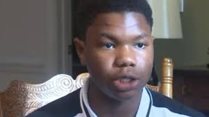 Teen risks his life to save dog hit by truck