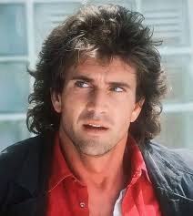 Hoy está de cumpleaños #MelGibson. El actor, director y productor de 68  años nos ha regalado actuaciones memorables ¿cuál ha sido tu favorita? 🤩🥰