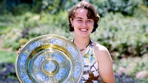 Martina Hingis: Vom Tennis-Wunderkind zur Mutter und Trainerin – Ein Rückblick