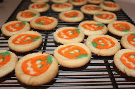 Even during peak candy season, i can't help but crave cookies — particularly, pillsbury ready to bake pumpkin shape sugar cookies. Winter Things On Twitter Pillsbury Halloween Sugar Cookies