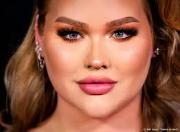 Nikkie de jager (born march 2, 1994), better known by her youtube channel name nikkietutorials, is a dutch makeup artist and beauty vlogger. Zo Reageren Volgers Op Onthulling Nikkie De Jager Ditjes Datjes