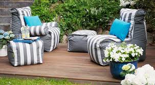 Gemutlichkeit Im Garten Durch Eine Chillout Lounge Outdoor Lounge Gartenmobel Sets Lounge