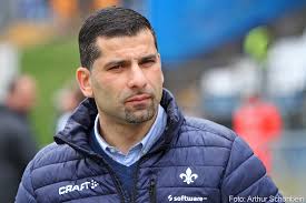 Schalke 04 on tuesday appointed dimitrios grammozis as head coach on a contract to 2022, two days after sacking christian gross with the club anchored at the bottom of the bundesliga. Grammozis Uber Paik Mehl Und Mehlem Lilienblog