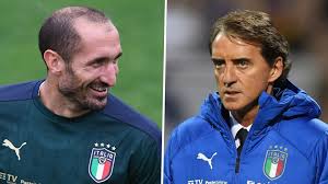 Vince ancora l'italia , passa contro il galles nonostante il massiccio turnover di roberto mancini. I Didn T Have My Glasses On Italy Boss Mancini Admits To Accidentally Leaving Chiellini On The Bench Against Bosnia Goal Com
