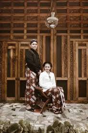 Nama lawang sewu diberikan karena dibuat dengan bangunan 1000 pintu dan . Foto Prewedding Tradisional Jawa Anggun Dan Elegan Dalam Satu Foto Wedding Market
