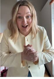 Spring Fashion Transition: Winter to Spring Outfits