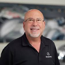 Meet the Entire Staff at W.I. Simonson