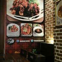 Kembang lawang digunakaké kanggo bumbu lan jamu ing asia. Kembang Lawang Indonesian Restaurant