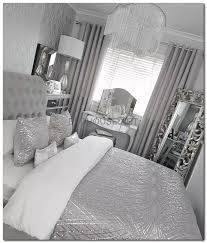 32 Simple Master Bedroom Design Ideas For Inspirations Masterbedroomideas Bedroomdesign Bedroomideas Silver Bedroom Decor Comfortable Bedroom Silver Bedroom