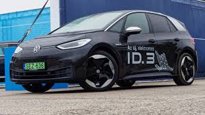 Az elektromos, tehát külső áramforrásról tölthető autók két csoportját különböztethetjük meg: Villannyal Ki Huz Majd Haza Az Elektromos Autok Es A Vontatas