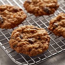She thoroughly doused them in cinnamon and sugar, then baked the pie until the sliced fruit was supremely soft and nearly falling apart. Gluten Free Vanishing Oatmeal Raisin Cookies Recipe Quaker Oats