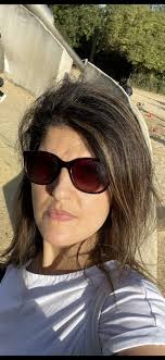 Experimental Heartstrings with ROSIE BYRON's Touching Pop Ballad