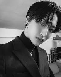 Pin By Mariale Calore On Ateez In 2020 Kpop Guys Black And White Park