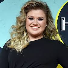 Kelly Clarkson Broke Down Singing 'Piece by Piece' in Las Vegas