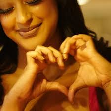 እያንዳንዱ ቀኖቼ እያንዳንዱ ጉብዝናዎቼ እያንዳንዱ ስህተቶቼ መሆን ወደምፈልገው ሰው እያቀረቡኝ ፀጋው እየተጨመረልኝ  በመሰራት ላይ አለሁ 😊 እግዚአብሔር ይመስገን አሁንም በሱ ፍቅር እኖራለሁ 🧡 መልካም ልደት ለእኔ ...