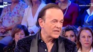 Chitarrista e cantante dei pooh dal 1968, è autore di oltre 140 brani pubblicati, dei quali più di 70 sono stati composti per il gruppo e vanta numerosi e prestigiosi riconoscimenti. Dodi Battaglia Mi E Stato Detto Che I Pooh Dovevano Ritirarsi