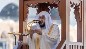 إمام وخطيب الحرم بليلة يتلقى الجرعة الأولى من لقاح كورونا بالطائف أثنى على جهود المملكة في توفيرها والحرفية العالية للكادر الصحي Wme Yi0x Ck3m