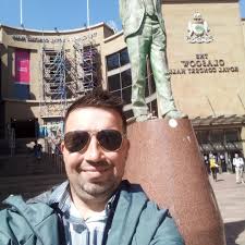 WWE Hall of Fame legend Honky Tonk Man has officially re-signed a  multi-year Legends Deal with WWE! Now he can charge $125 for new figures to  be signed like he did last