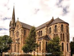 Eglise Ste Anne De Ploubazlanec Iliz Plaeraneg Elle Fut Commencee En 1906 Et Benie En 1908 Paimpol Eglise Chapelle