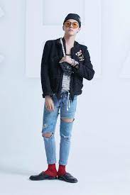 The idol started his career in 2001 but only got fame long after that. Chanel Shares Photos Of G Dragon And Jennie Allkpop In 2021 G Dragon Fashion Fashion Tiktok Outfits