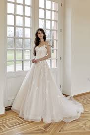 Brautkleid in a linie und blush mit spitzentop und v. A Linie Mit Tattoospitze Pretty You