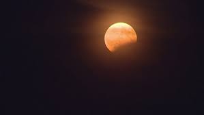 Eclipsa de lună din 27 iulie 2018 a fost a doua eclipsă de lună din anul 2018. Cea Mai LungÄ EclipsÄ De LunÄ Din Secolul Xxi Din 27 Iulie Va Fi VizibilÄ Si In Moldova Unele Persoane Ar Putea Fi Afectate Publika Md Aici Sunt Ètirile