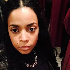 Greta Hood's Instagram, Twitter & Facebook