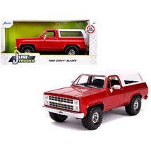 1980 Chevrolet Blazer K5 Off Road Metallic Red And White Just Trucks 1 24 Diecas In 2020 Chevrolet Blazer Car Model Chevrolet