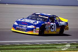 Lowe's, skinner's sponsor, is donating $31 for every lap he completes. Nascar Lackierungen Kuriositaten Und Raritaten