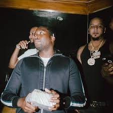 Meek mill seems to have moved on from nicki minaj for good and is reportedly dating a curvy video vixen, and the internet is not too pleased about. Meek Mill On Twitter If You Love Money I Can T Trust You Baby Https T Co Krtftfafjb
