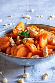 Salade Epicee De Carottes Et Noix De Cajou En 2020 Recettes Saines Et Gourmandes Salade Noix De Cajou