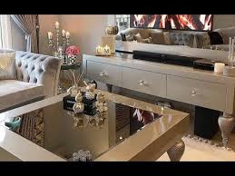 تشكيلة رائعة لديكورات حديثة غرف الجلوس غرف النوم مطابخ عصرية خذي منها أفكار لتجديد ديكور بيتك youtube in 2021 home decor home decor