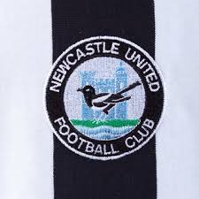 + ньюкасл юнайтед newcastle united u23 newcastle united u18 newcastle united молодёжь. Newcastle United Retro Fussball Shirts Und Jacken Spezialist In Vintage Fussball Trikots Retro Trikots Und Retro Mode