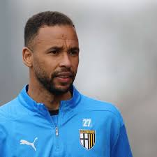 Botafogo e Vasco disputam contratação de meia do futebol italiano