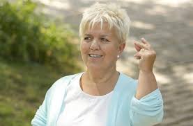 Mimie mathy, mayıs 2009'dan beri unicef'in i̇yi niyet elçisidir. Avete Mai Visto Il Telefilm Josephine Ange Gardien Il Telefilm Trasmesso Da Piu Di 20 Anni Ha Reso Famosa L Attrice Affetta Da Nanismo Mimie Mathy E Ha Fatto Lievitare Il Suo Salario