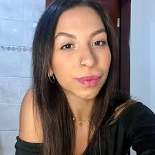 essa noite eu sonhei que te vi de novo e dessa vez seus olhos me seguiram  por mais do que o silêncio que ficou entre nós dois dessa vez eu consegui te