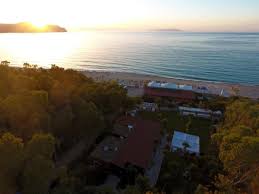 The ride was previously located at american adventures, and was manufactured by the eli bridge company on may 19, 1969 according to it's plating. Deja Vu Restaurant Auf Sizilien Urlaub Am Meer
