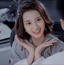 Let's talk about wan peng 🥰💜 I really loved her in My girlfriend is an  alien 👽. She always gets the main roles in modern 👫👩‍❤️‍👨dramas, I see  that she has transitioned