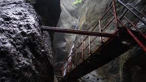 Canionul 7 scari se situeaza in localitatea timişul de jos, la aproximativ 10 km de braşov. Traseu In Piatra Mare Canionul Sapte Scari Valea Sipoaia Dambul Morii Youtube