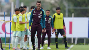 ¿Quién es Álex Diego, el DT que busca regresar a México a Olímpicos?