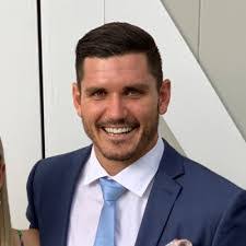 Alexander Mengel's Instagram, Twitter & Facebook