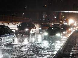 Nach angaben der polizei kam dabei ein. Unwetter Uber Deutschland Gewitter Wochenende Starkregen Schwemmte Autos Weg Panorama Stuttgarter Zeitung