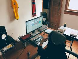 Minimalist bedroom studio setup guide for music producers, beat makers, & songwriters. My Bedroom Studio Setup Macsetups
