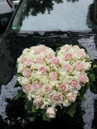 Pin Von Zoka Auf Cars And Motorcycles Mit Bildern Autoschmuck Hochzeit Hochzeit Auto Blumengestecke