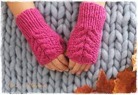 Wolle stricktechniken strickmuster strickheft stricken strickbuch strickanleitungen sockenwolle nähen musterbuch häkeln häkelmuster häkelheft häkelbuch häkelanleitungen englische. Strickanleitung Stulpen Luisa Mit Zopfchen Alle Grossen Erwachsene Und Kinder