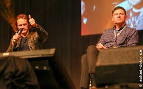 Doch die geschmäcker von mutter und tochter könnten unterschiedlicher nicht sein. Von Hochzeiten Und Todesfallen Zeitreisen Und Alienentfuhrungen Missgeek