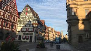 Das telefonbuch kann mit 17 adressen antworten! Coronavirus So Schutzt Sich Der Touristen Hotspot Rothenburg Rothenburg Nordbayern De