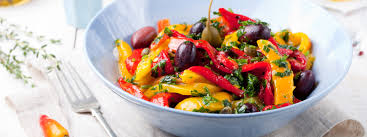 The term pepperoni is a borrowing of peperoni, the plural of peperone, the italian word for bell pepper. Come Digerire I Peperoni I Consigli Della Nutrizionista