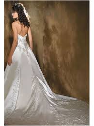 Ist das hochzeitskleid romantisch verspielt, passt zur brautmutter kein modernes, flippiges kleid. Extravagant A Linie Satin Armellos Brautkleider Naturhochzeit